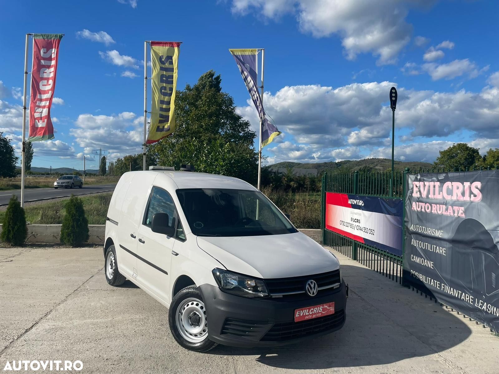 Volkswagen Caddy 2.0 TDI DSG - 1