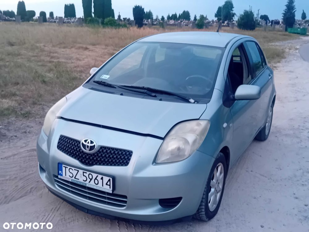 Toyota Yaris - 4