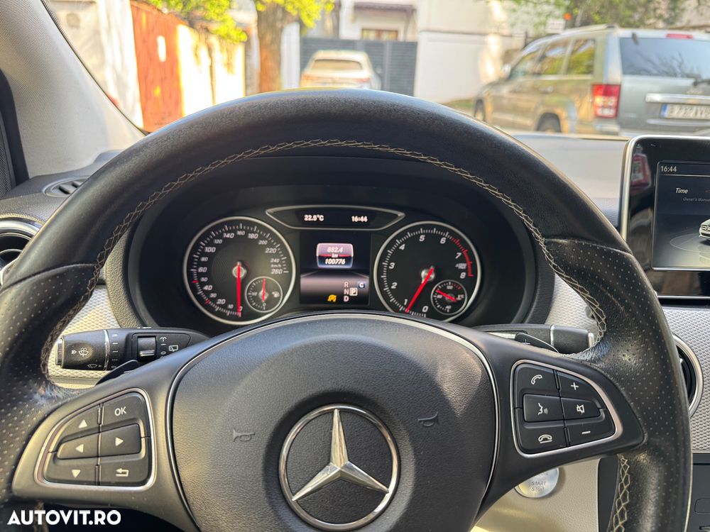 Mercedes-Benz B 220 4Matic Aut. - 8