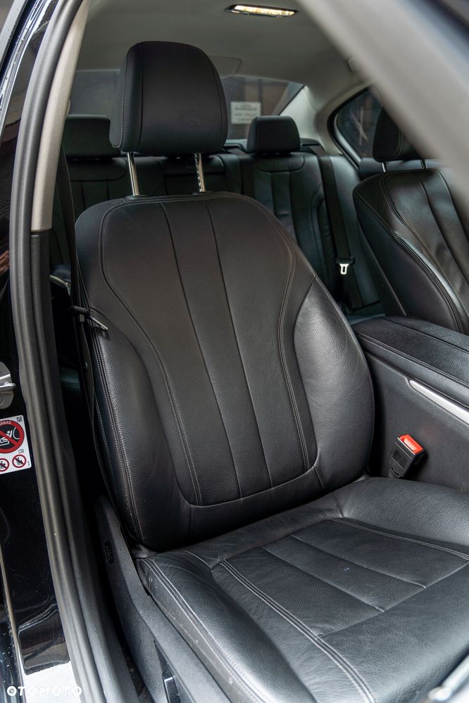 BMW Seria 5 520d xDrive - 11
