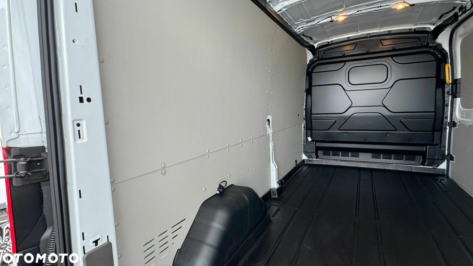 Ford transit Ford Transit VAN L3H2 Trend 2.0 Ecoblue 165 KM A8 - 24