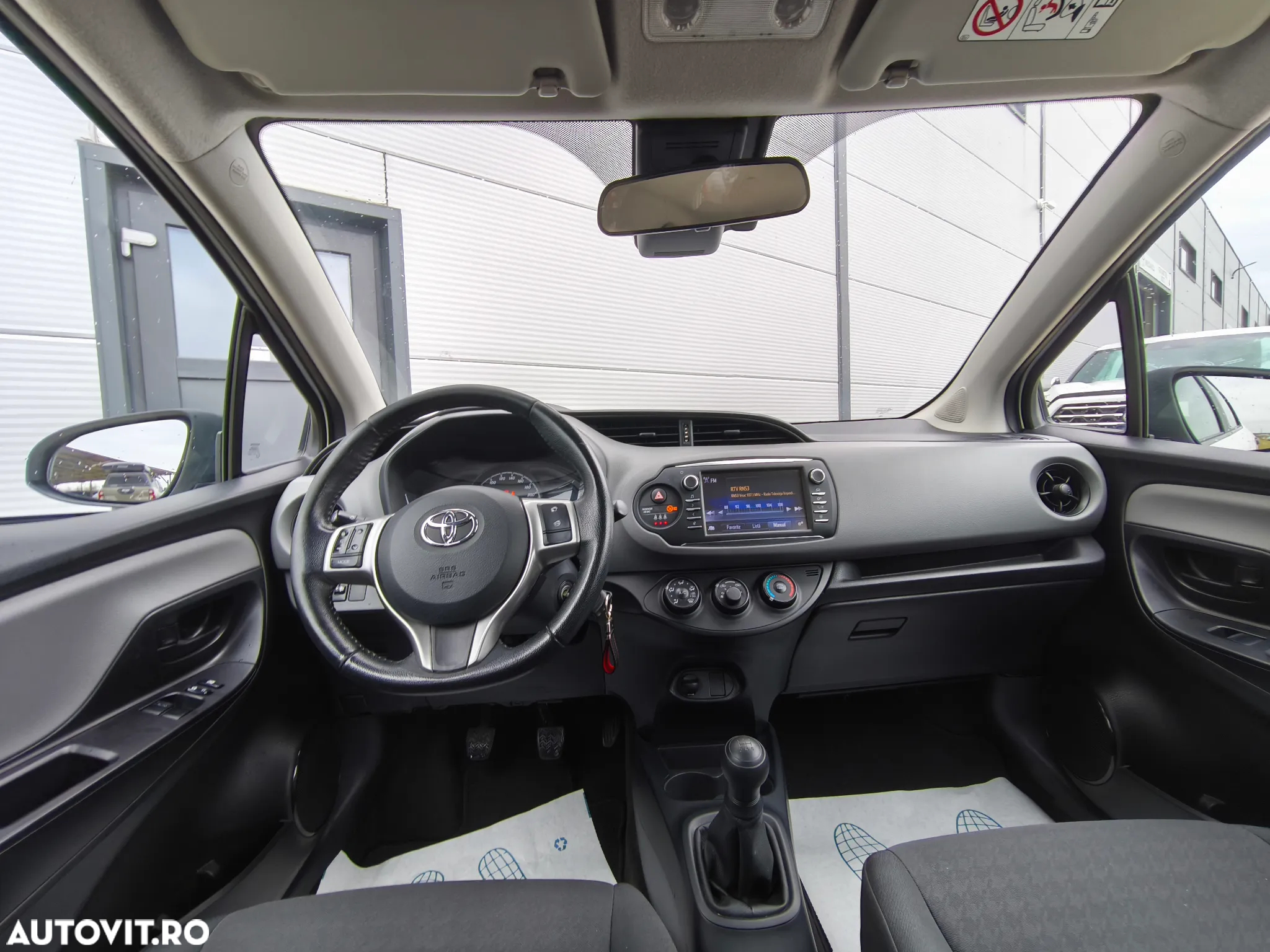 Toyota Yaris 1.0 L VVT-i Terra - 8