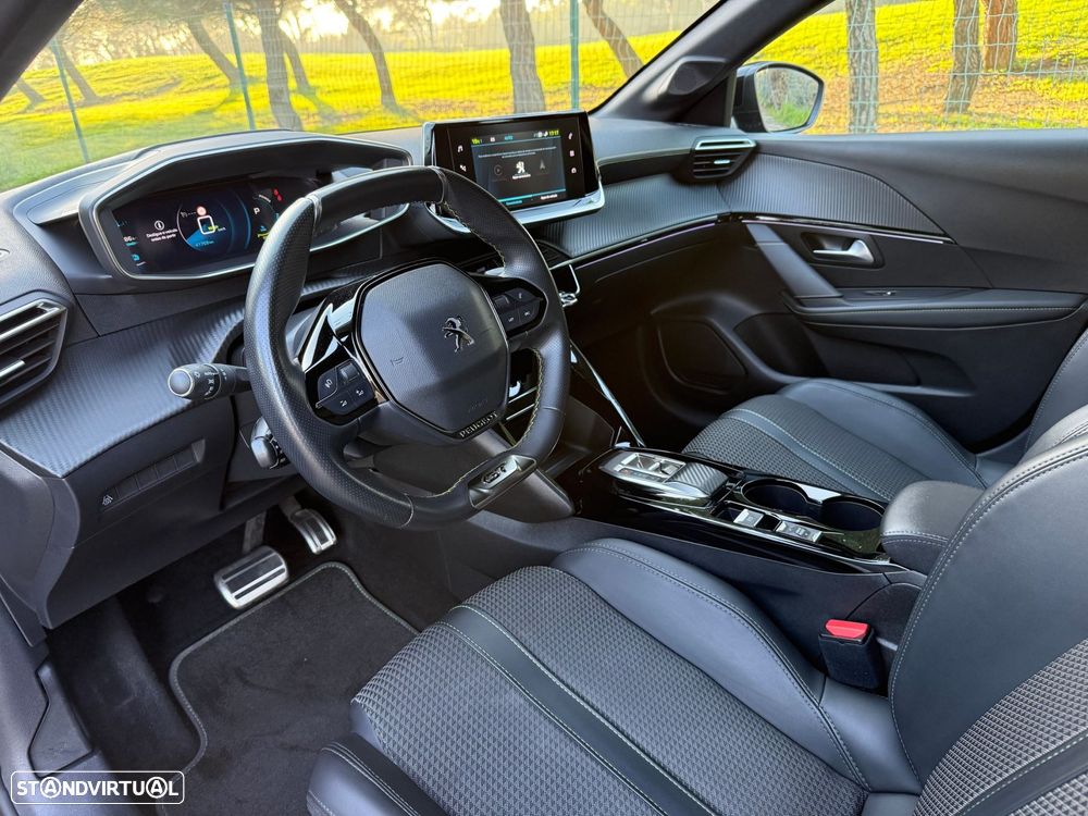 Peugeot e-208 50 kWh GT - 36