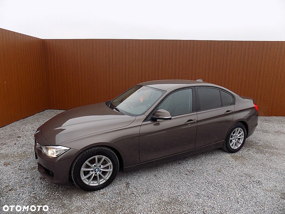 BMW Seria 3 316d Sport Line - 28
