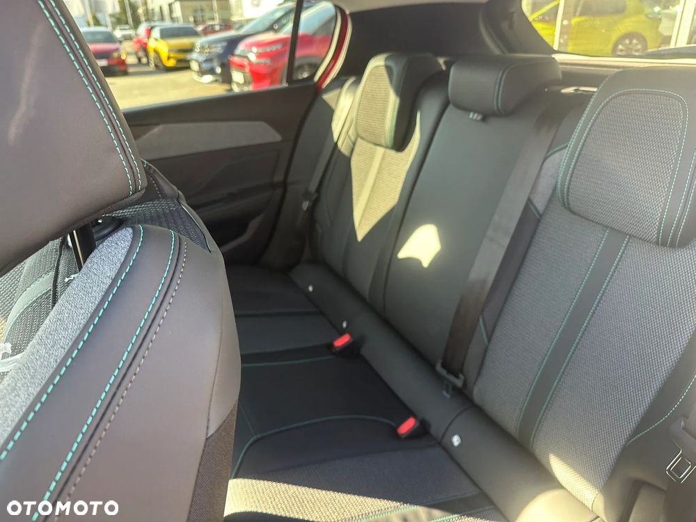 Peugeot 308 1.2 mHEV Allure S&S e-DCS6 - 19