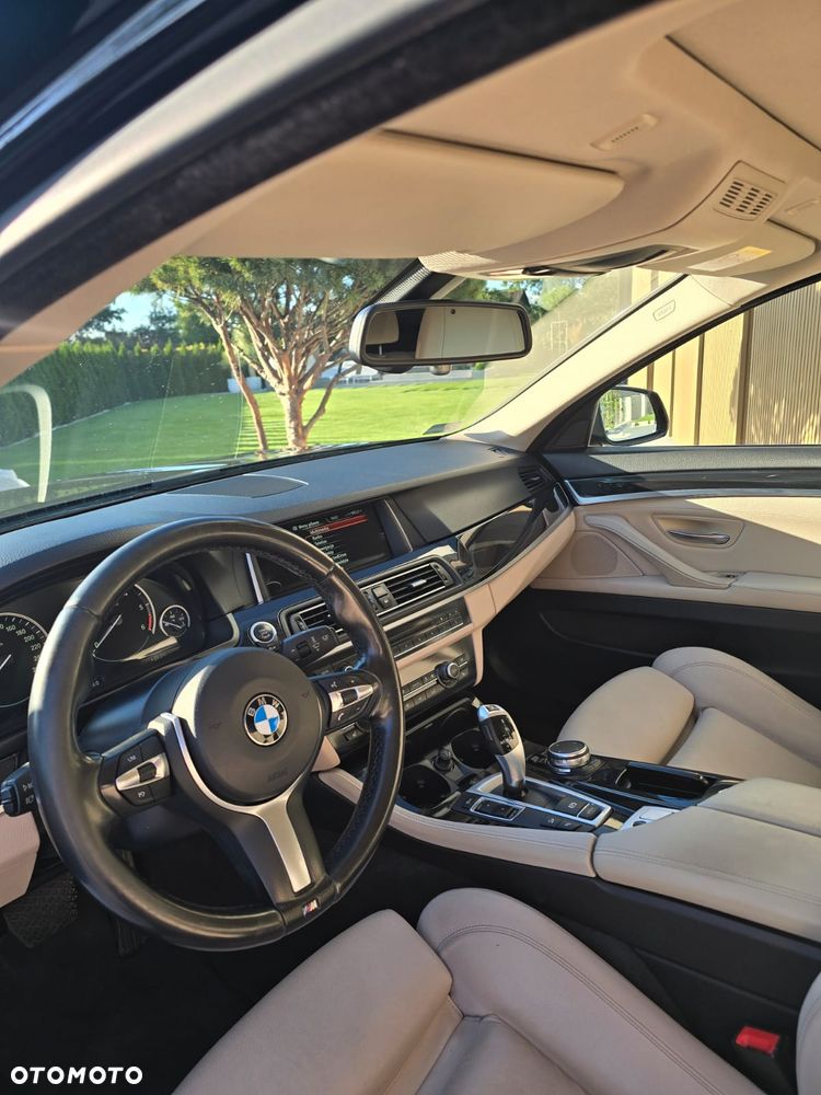 BMW Seria 5 525d xDrive - 4