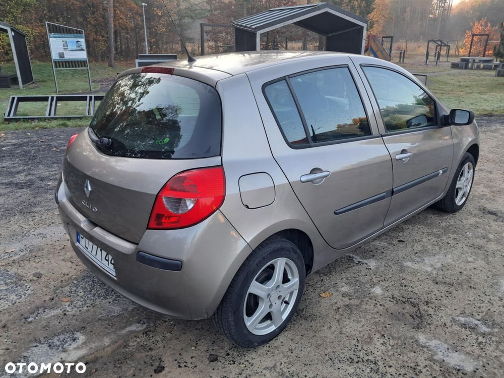 Renault Clio 1.2 16V Authentique - 5