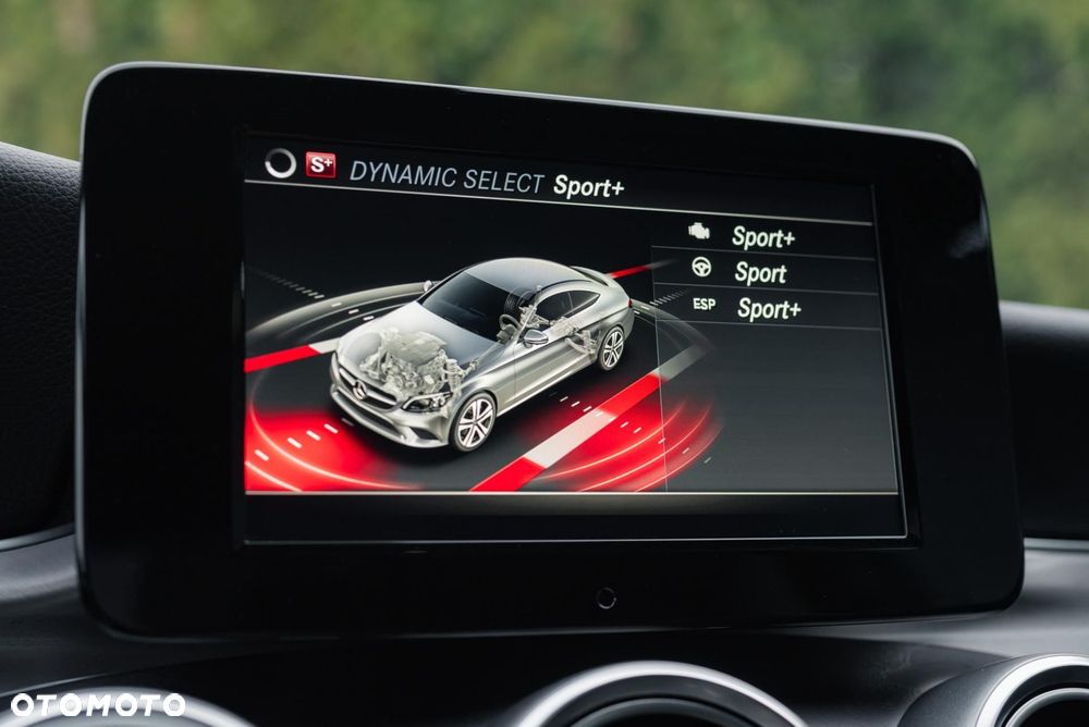 Mercedes-Benz Klasa C 300 9G-TRONIC - 18