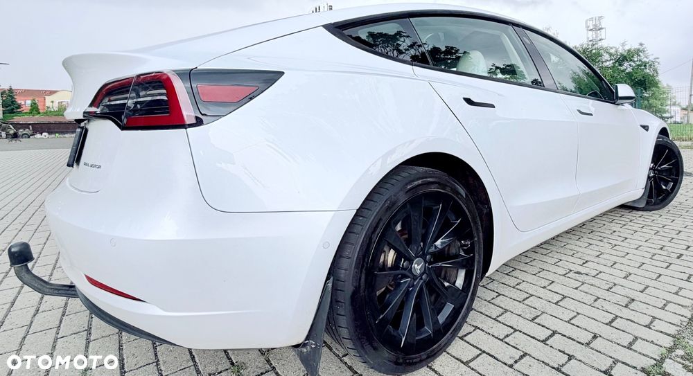 Tesla Model 3 - 6