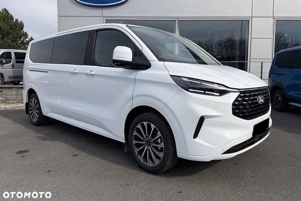 Ford Tourneo Custom - 3