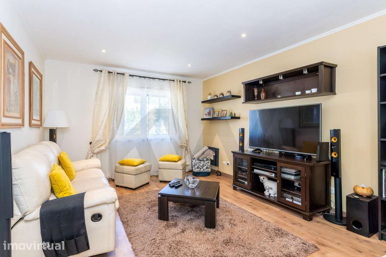 Moradia com 4 quartos, piscina e garagem | Caneças - Grande imagem: 4/27