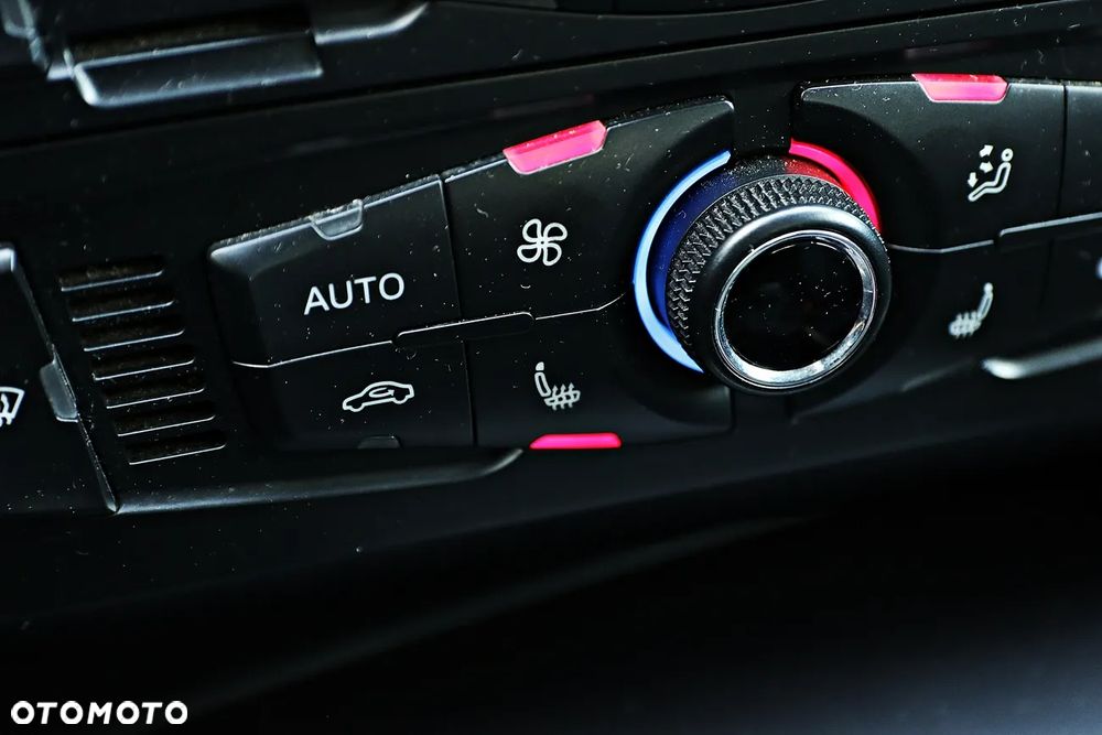 Audi A4 Limousine - 36