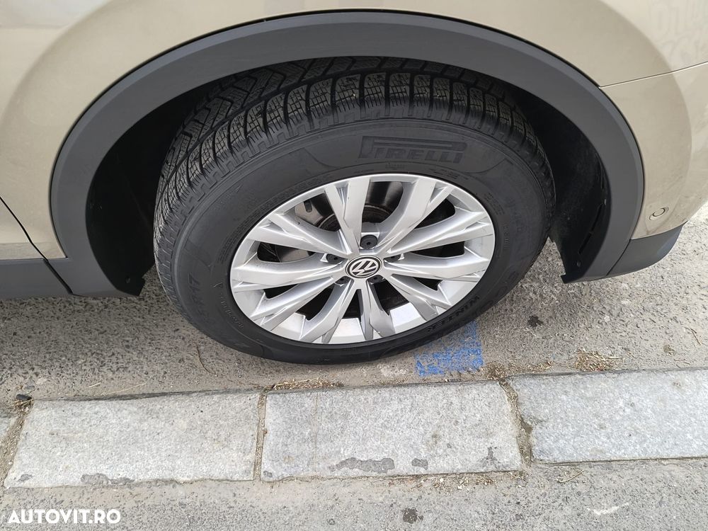 Volkswagen Tiguan - 12