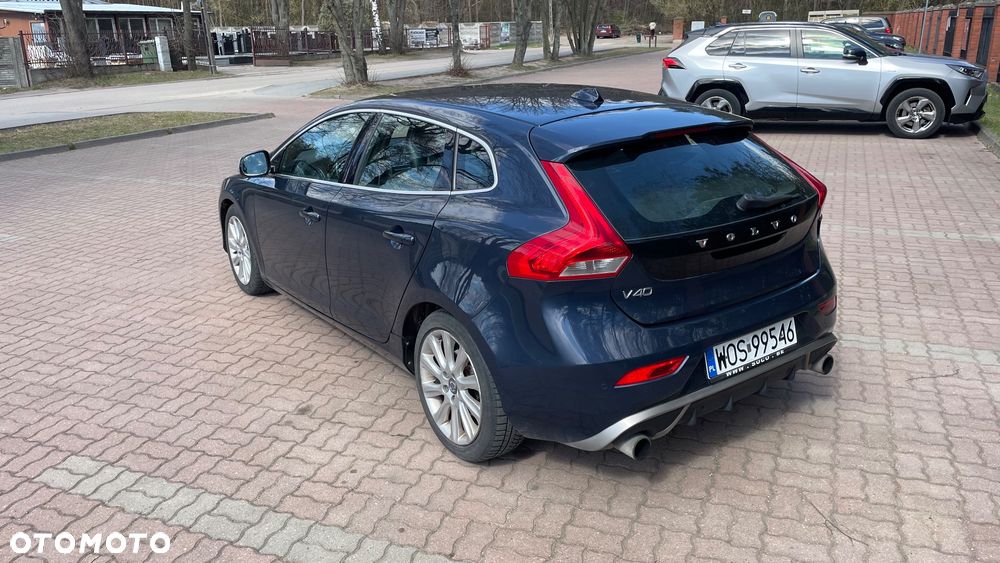 Volvo V40 D2 R Design - 6