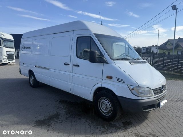 Mercedes-Benz Sprinter - 4
