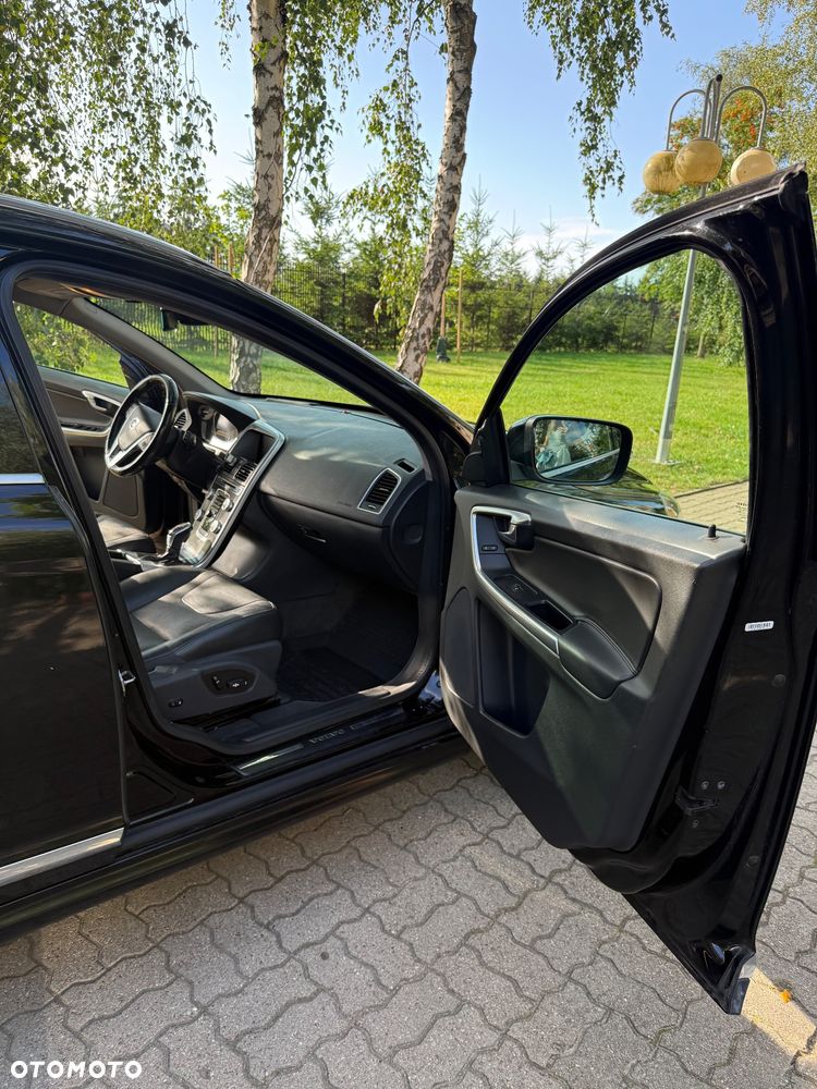 Volvo XC 60 T5 AWD Momentum - 16