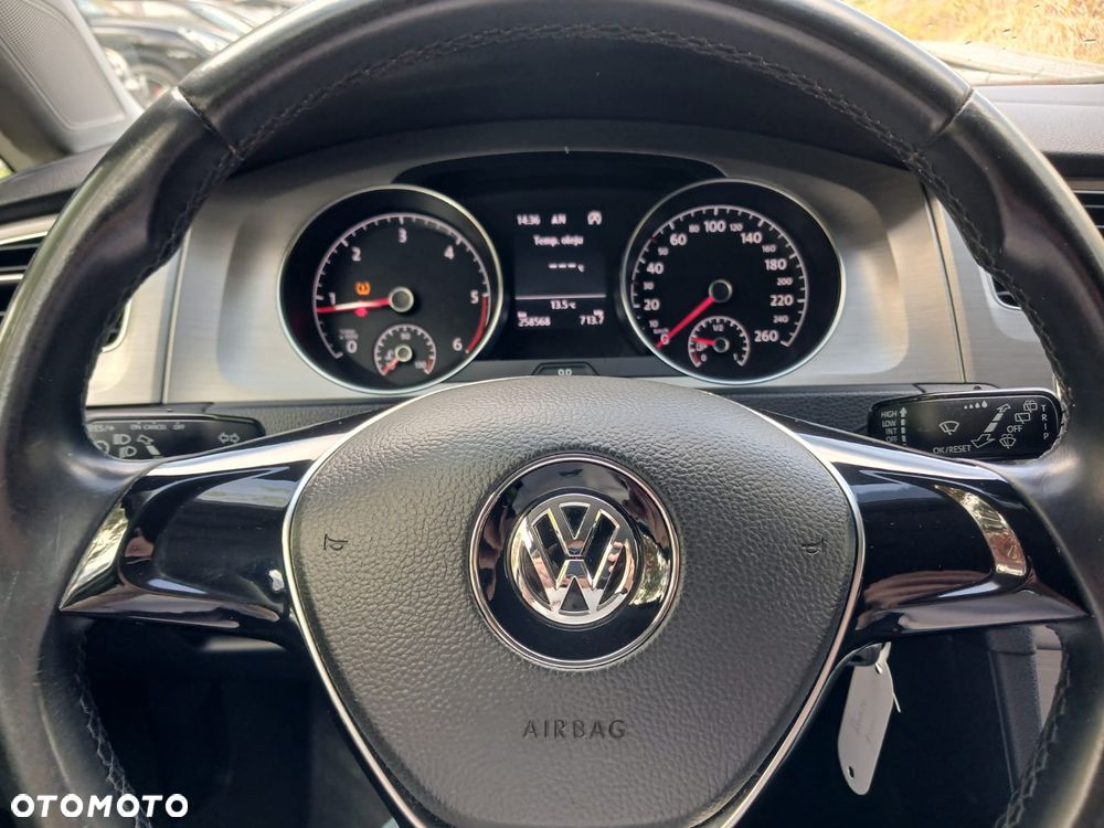 Volkswagen Golf - 16