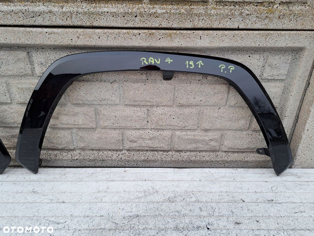 toyota rav 4 listwa prawa lewa po 19 r oryginał - 2