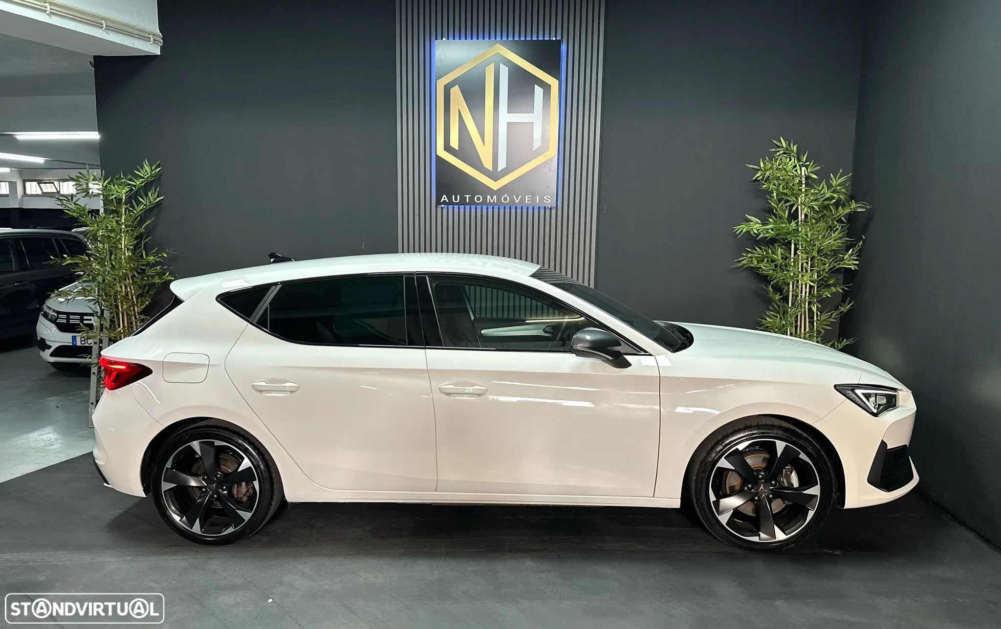 Cupra Leon 1.4 e-Hybrid MID DSG - 6