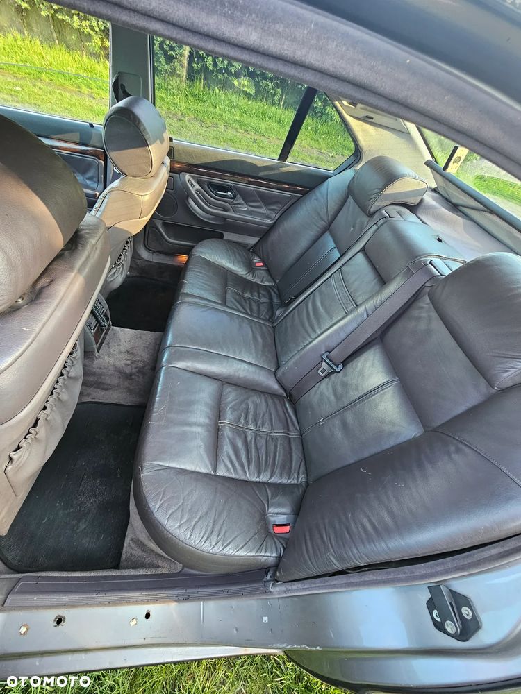 BMW Seria 7 - 10