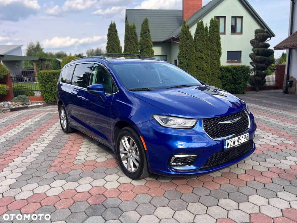 Chrysler Pacifica - 2