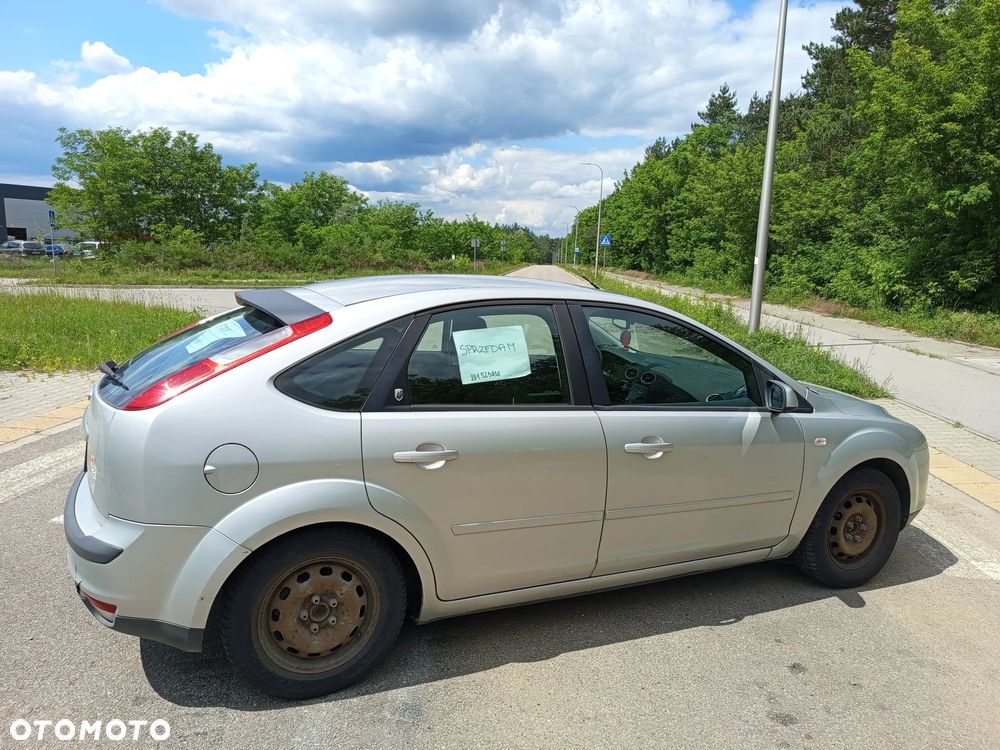 Ford Focus 1.6 Ti-VCT Ghia - 4