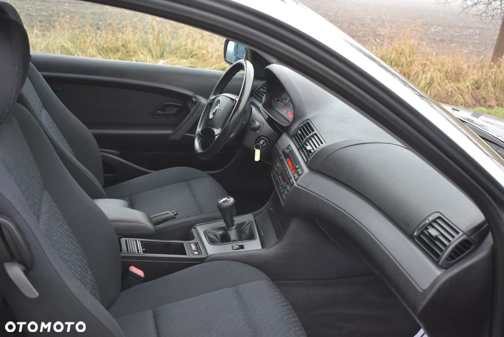 BMW Seria 3 318ti - 26
