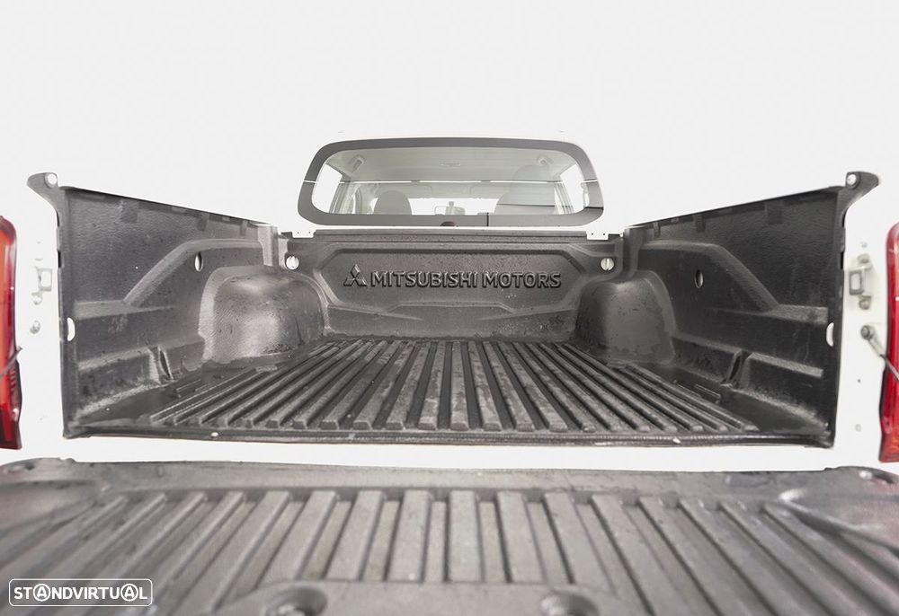 Mitsubishi L200 2.3 DI-D CD Invite 4WD - 24