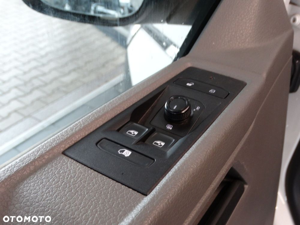 Volkswagen Transporter - 7