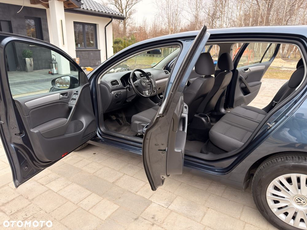 Volkswagen Golf - 6