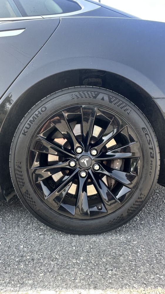 Tesla Model S 85 - 18