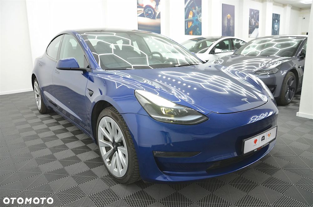 Tesla Model 3 - 8