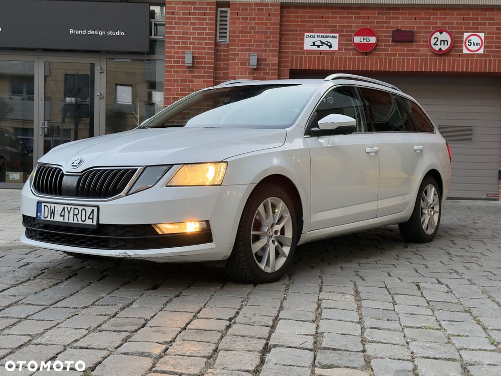 Skoda Octavia 1.6 TDI SCR Style DSG - 2