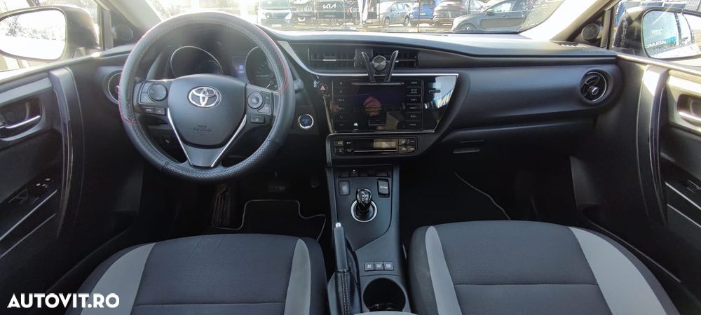 Toyota Auris - 5