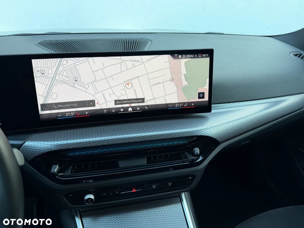 BMW Seria 3 330i xDrive M Sport - 13