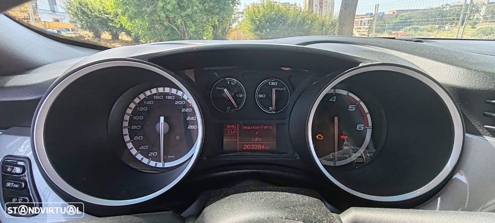 Alfa Romeo Giulietta 1.6 JTDM 16V Turismo - 24