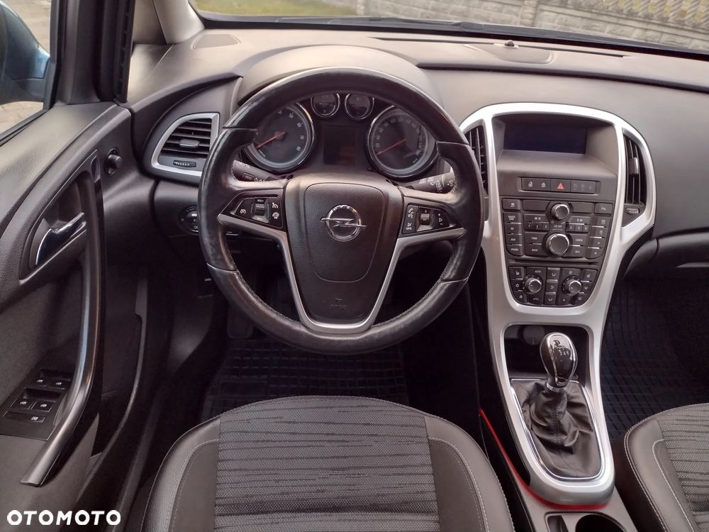 Opel Astra 1.4 Turbo Exklusiv - 22