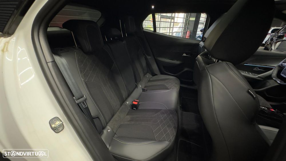 Peugeot e-2008 GT+ - 25