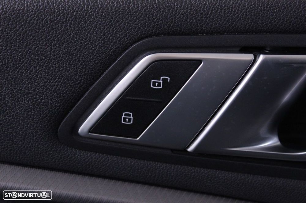 BMW 116 d Pack Desportivo M Auto - 21