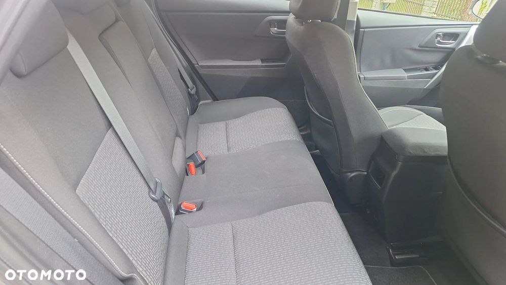 Toyota Auris - 16
