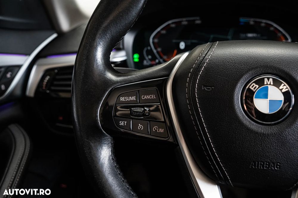 BMW Seria 5 520d Aut. Luxury Line - 22