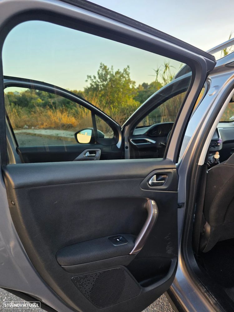 Peugeot 2008 - 18