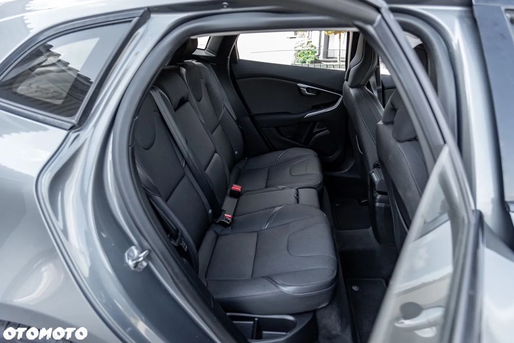 Volvo V40 Cross Country D2 Summum - 29