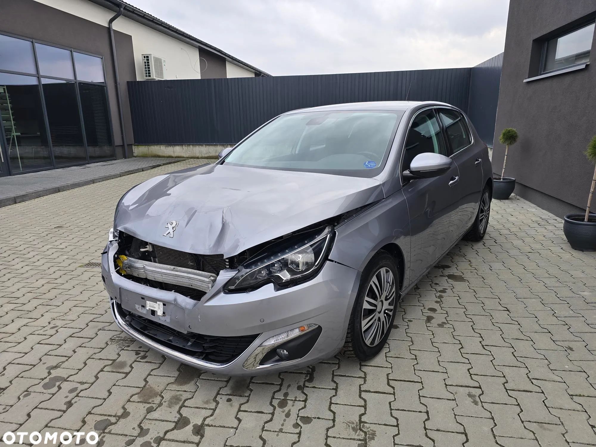 Peugeot 308 1.2 PureTech Allure S&S EAT6 - 1