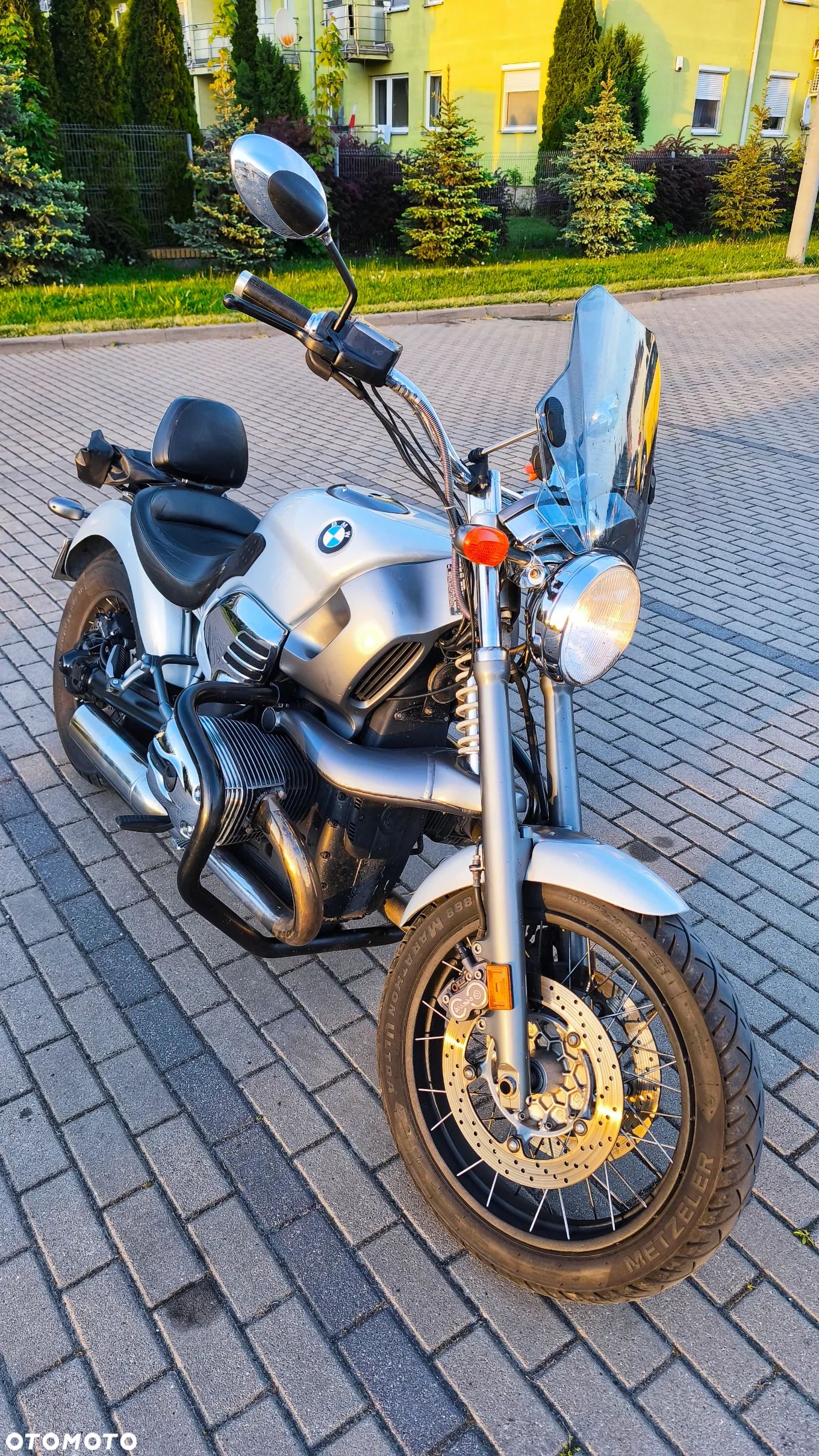 BMW R - 1
