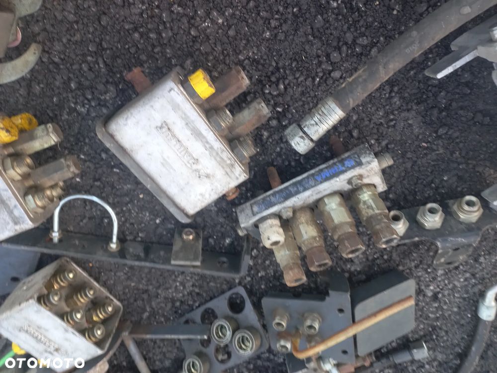 Rozdzielacz Hydrauliczny szybko złącze MAILLEUX SDM 143/2-PM SZYBKOZŁĄCZE do tura zawór sterujący 2S-4550-2ST, dcm142/2,TRIMA MULTI-DOC,KASETA,Ładowacz czołowy,stoll,manip,multizłącze,klamra, TUR FAUCHEUX PRESTIGE 120 F2 - 13