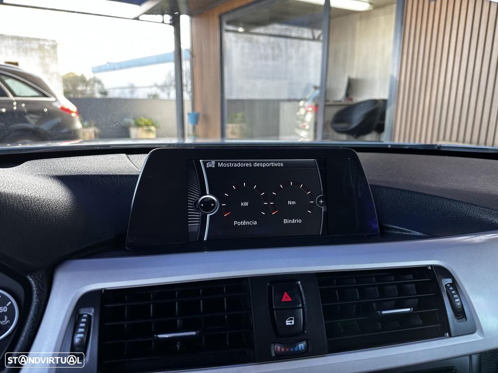 BMW 320 d Sport Line - 27