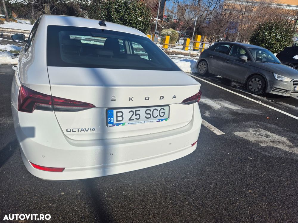 Skoda Octavia 2.0 TDI DSG Ambition - 4