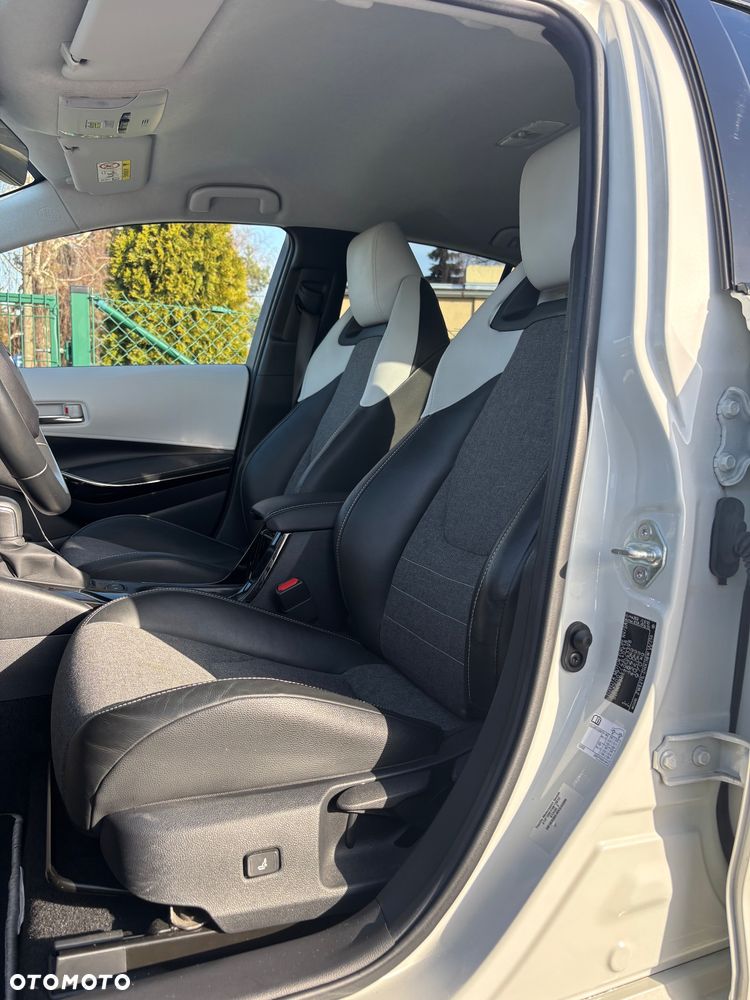 Toyota Corolla 1.8 Hybrid Selection - 16