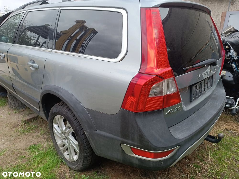 Drzwi Błotnik Ćwiartka Zderzak Klapa Siedzenia Volvo XC70 Do założenia w kolor Lakier 477-46 - 2